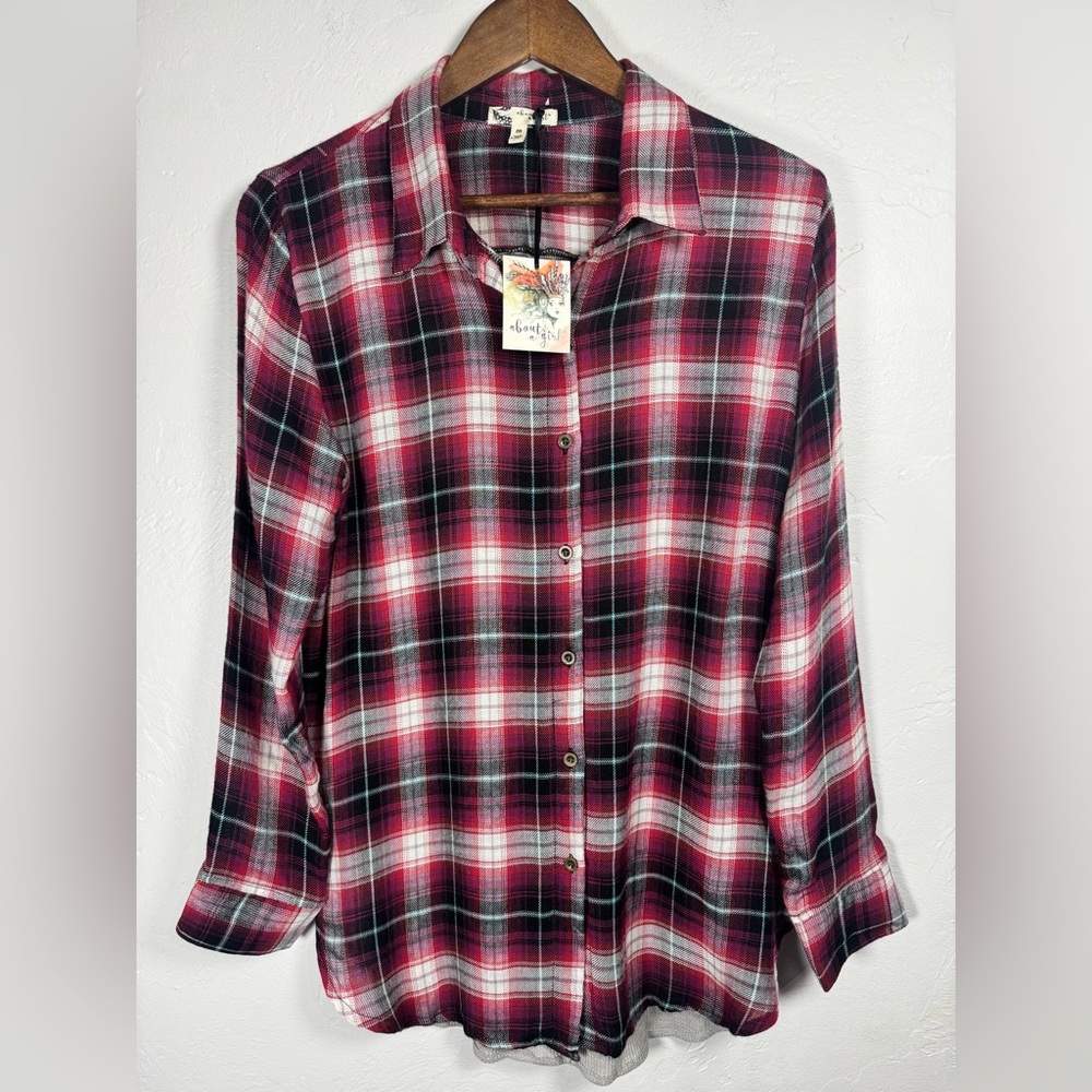 About A Girl Elbow Patch Red Pink Plaid/Thermal and Flannel Shirt‎ Size Medium